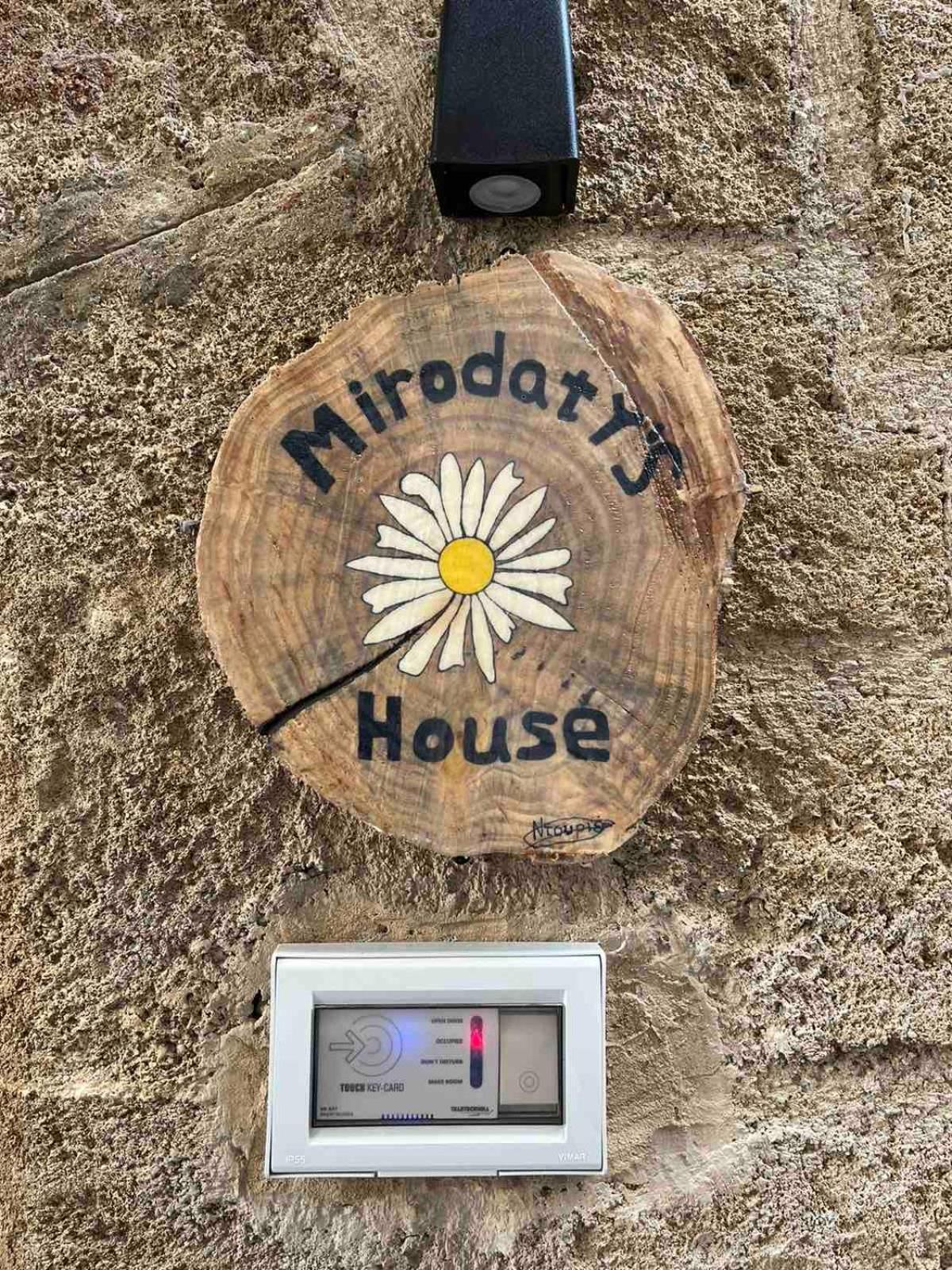 Mirodaty's House Semesterbostad